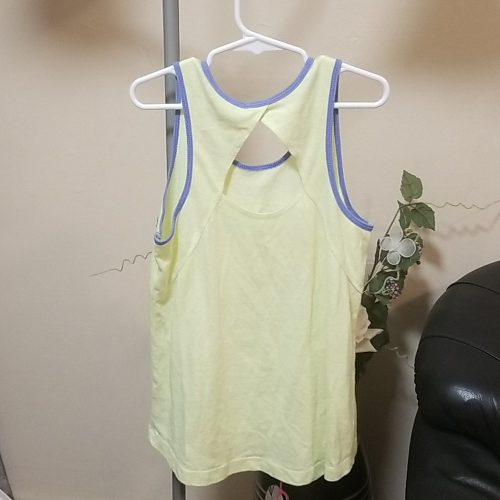 Top - Picture 2 of 4